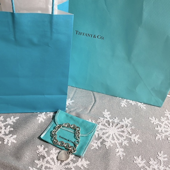 Tiffany & Co. Silver Heart Bracelet - Picture 5 of 14